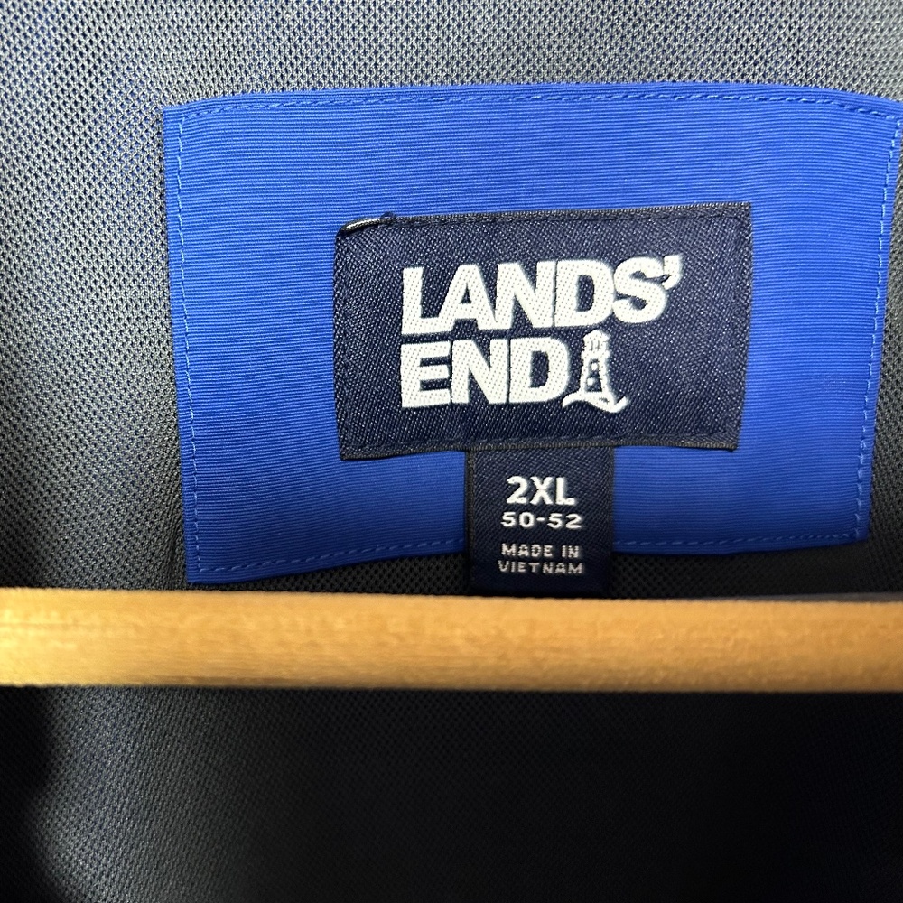 Land's End rain Jacket - Picture 2 of 16
